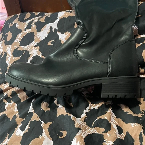 NWT 10WW Torrid Black Over the Knee Boots - Picture 6 of 6